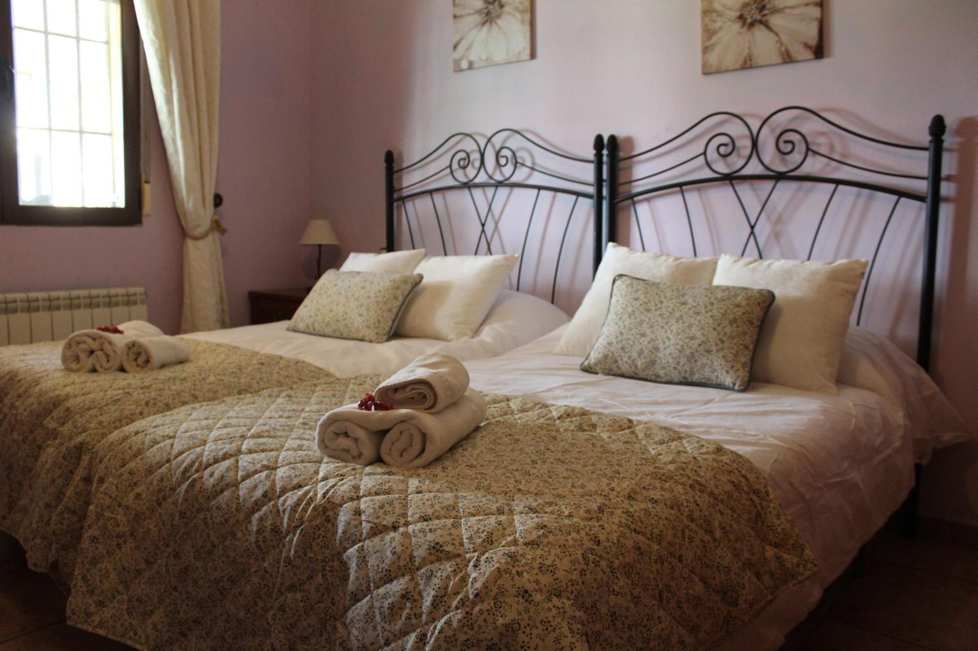 La Huertarrona Apartment Candeleda Bagian luar foto
